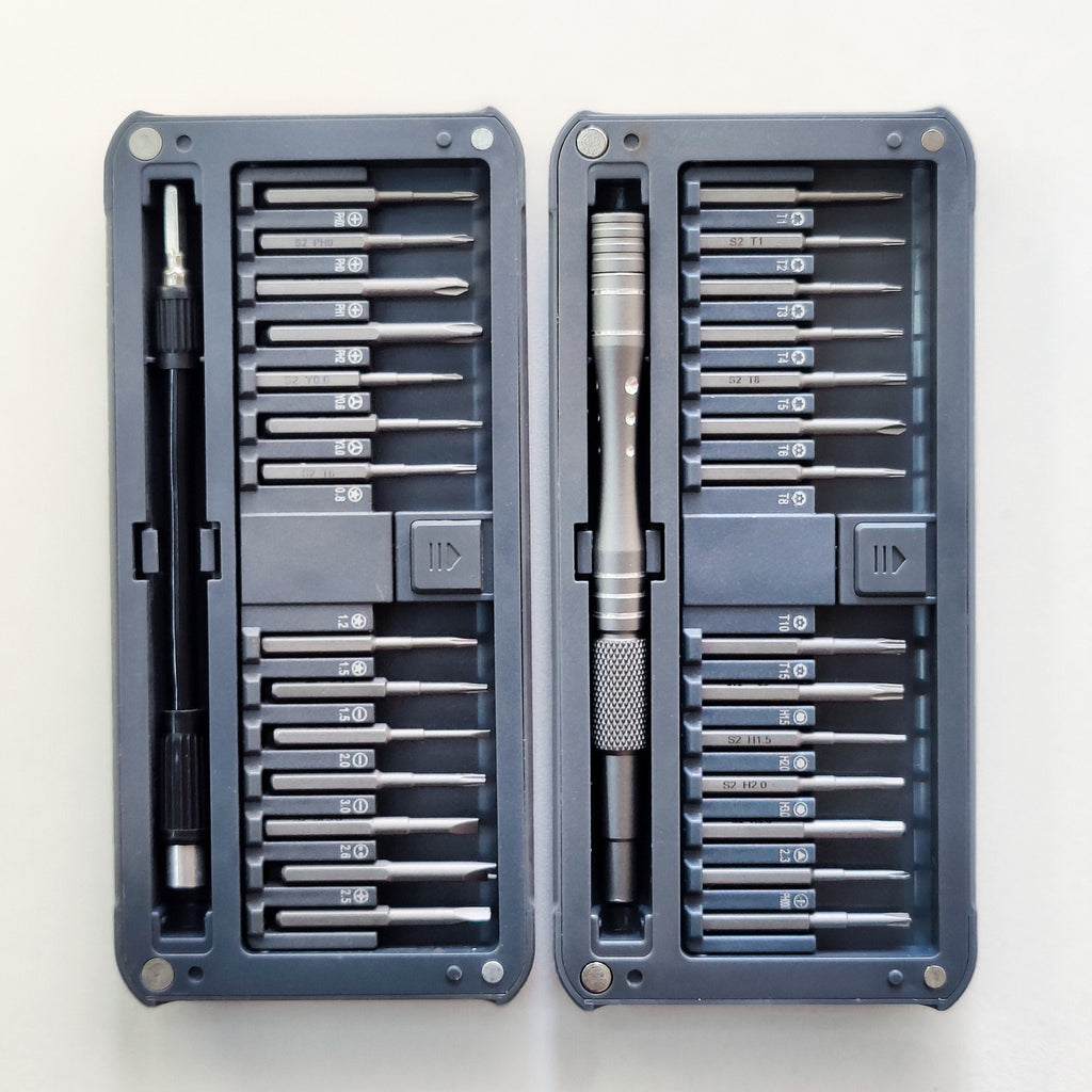 30 in 1 Magnetic Screwdriver Set With 2 Extensions