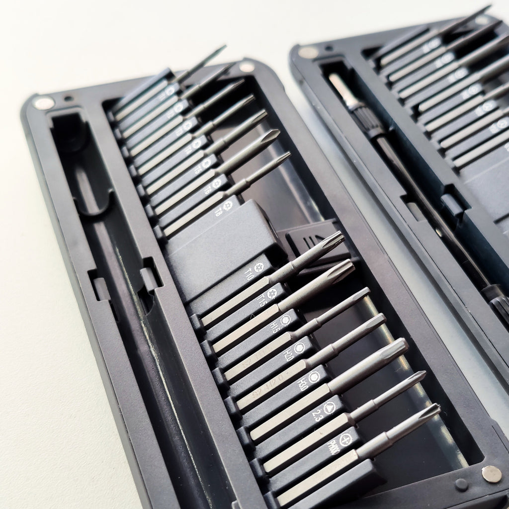 30 in 1 Magnetic Screwdriver Set With 2 Extensions